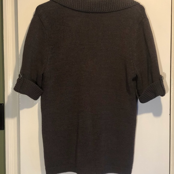 Short sleeve sweater 🎈2 for $15 🎈 - Picture 10 of 10